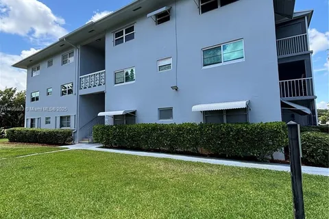 940 Hillcrest Ct # 112, Hollywood FL 33021