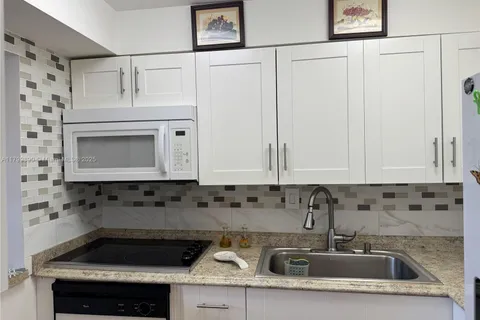 9021 Sunrise Lakes Blvd # 115, Sunrise FL 33322