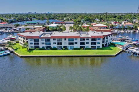 313 Lake Cir # 111, North Palm Beach FL 33408
