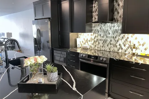 313 Lake Cir # 111, North Palm Beach FL 33408