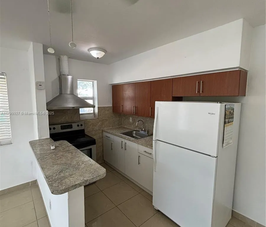 520 NW 97th St # 522, Miami FL 33150