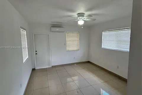 520 NW 97th St # 522, Miami FL 33150