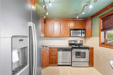 4800 Hillcrest Ln # 503, Hollywood FL 33021