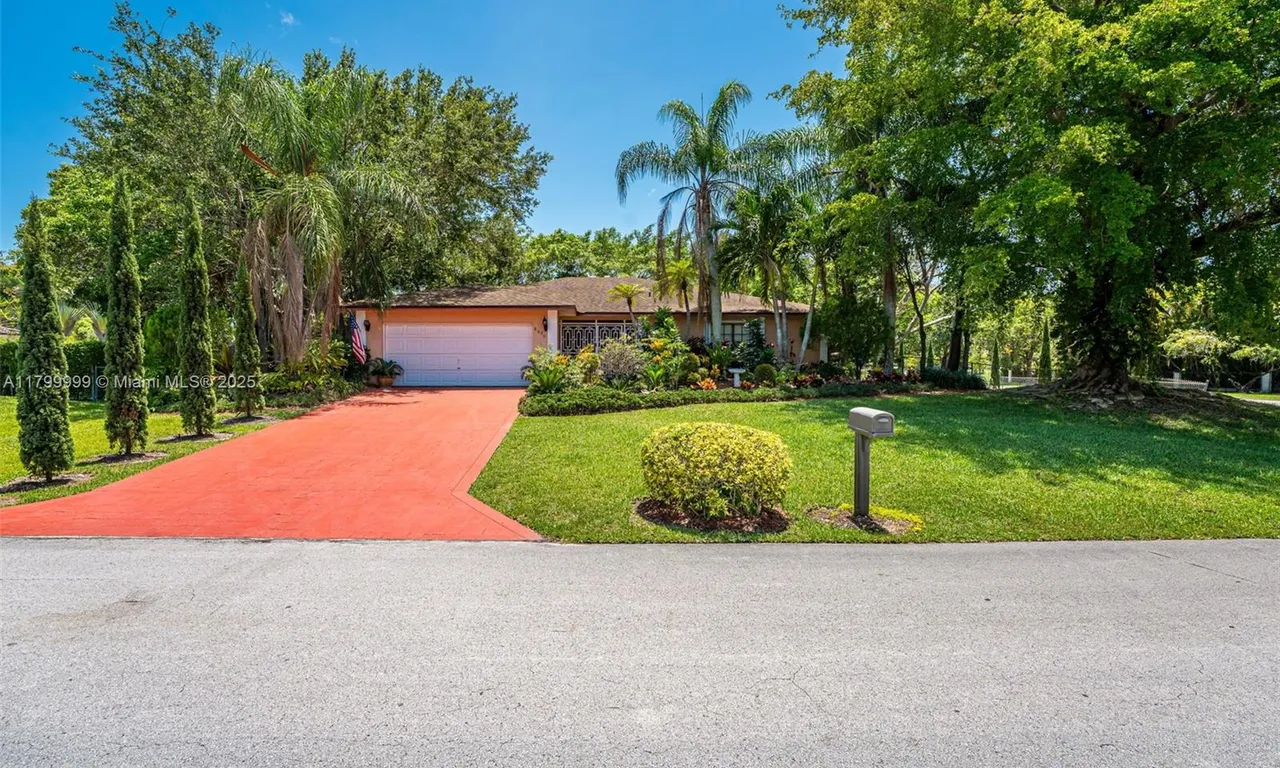 8620 SW 181st St, Palmetto Bay FL 33157