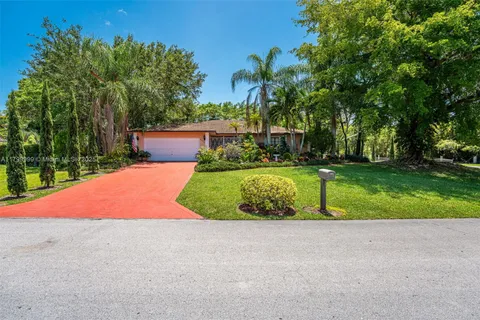 8620 SW 181st St, Palmetto Bay FL 33157