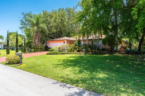 8620 SW 181st St, Palmetto Bay FL 33157