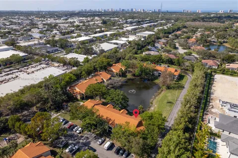 2094 Arbour Walk # 318, Naples FL 34109