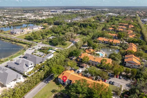 2094 Arbour Walk # 318, Naples FL 34109