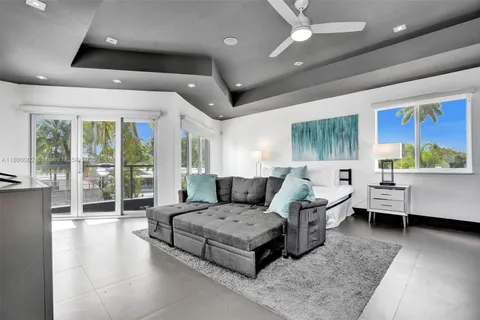 2612 Key Largo Ln, Fort Lauderdale FL 33312