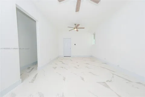 205 SE 4th St, Dania Beach FL 33004