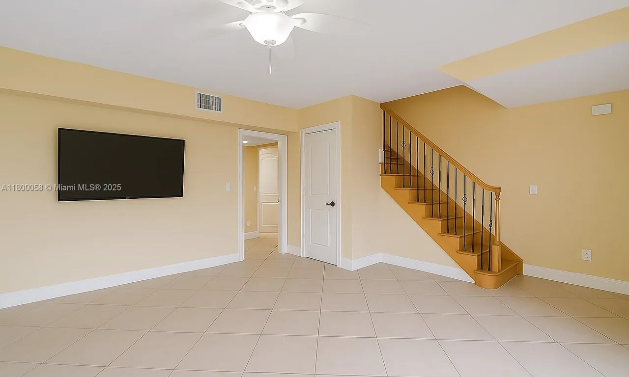 347 Virginia St, Hollywood FL 33019