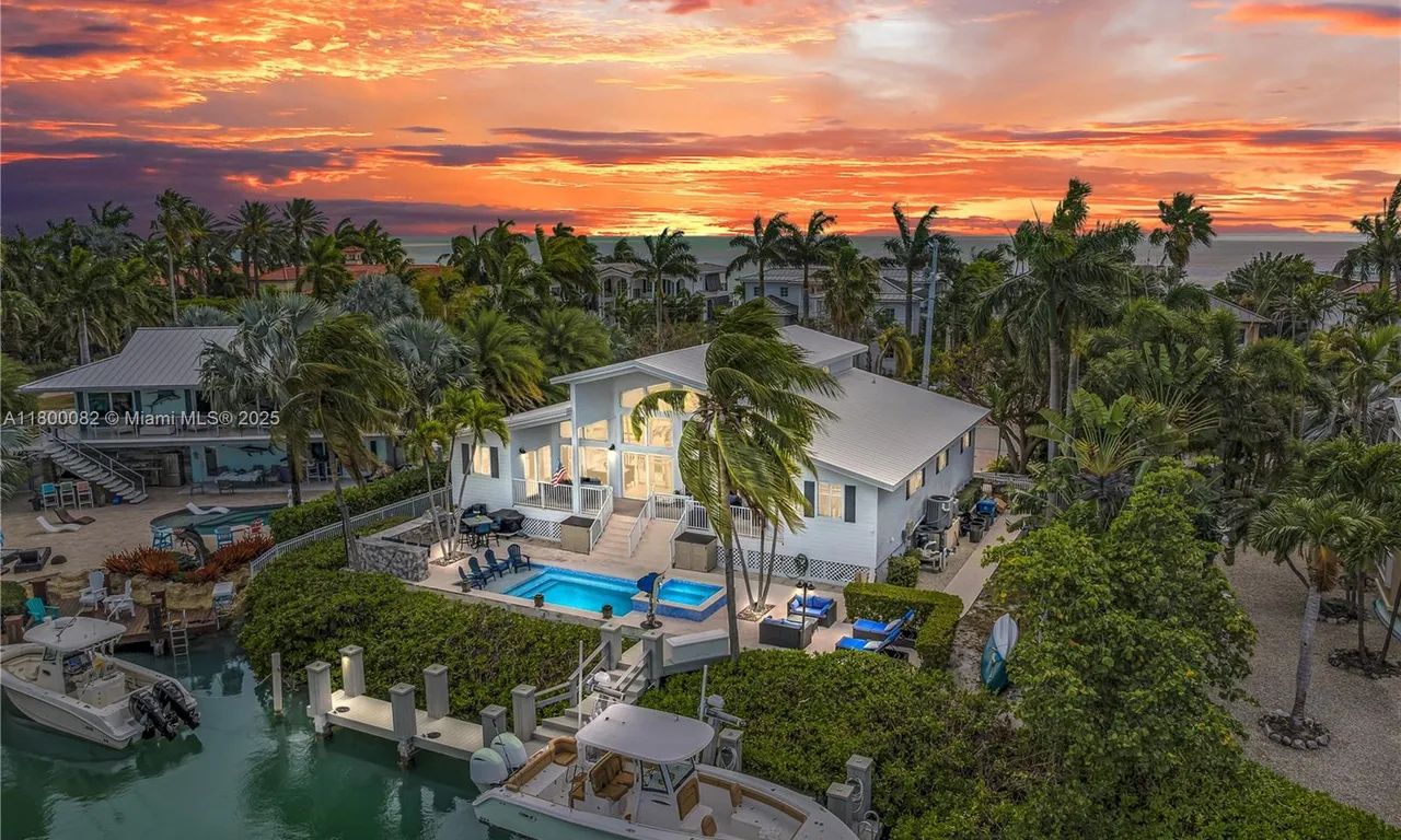 1220 Coury Dr, Key Colony FL 33051