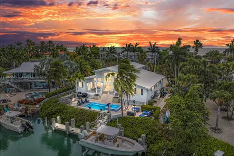 1220 Coury Dr, Key Colony FL 33051