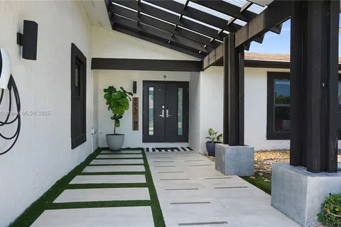 16887 Royal Poinciana Dr # 16887, Weston FL 33326