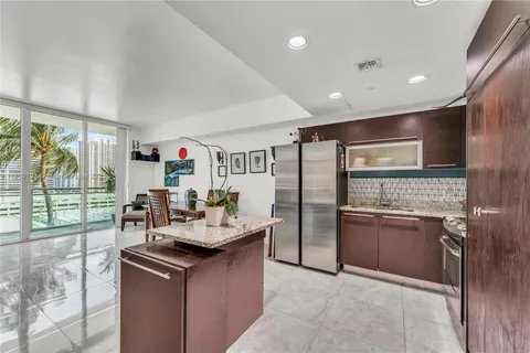 950 Brickell Bay Dr # 1108, Miami FL 33131