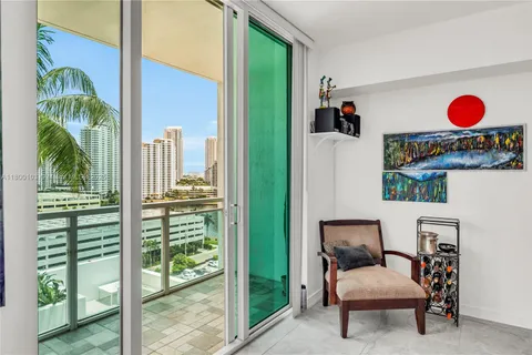950 Brickell Bay Dr # 1108, Miami FL 33131