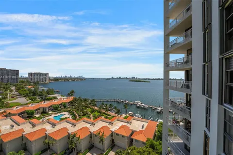 4000 Towerside Ter # 1403, Miami FL 33138