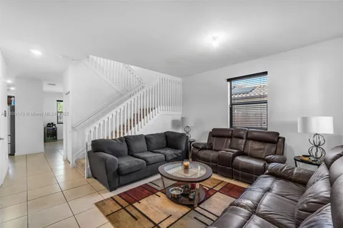 2553 SE 3rd St, Homestead FL 33033