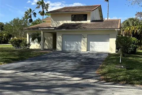 9191 NW 3rd Ct, Coral Springs FL 33071