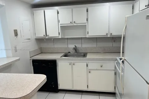 1465 NE 123rd St # 412, North Miami FL 33161
