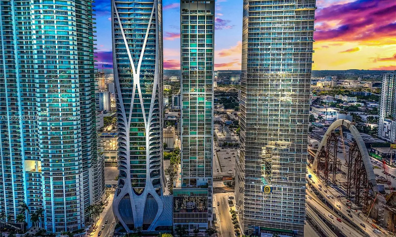 1040 Biscayne Blvd # 3802, Miami FL 33132