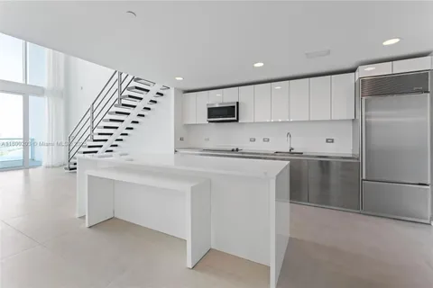 1040 Biscayne Blvd # 3802, Miami FL 33132