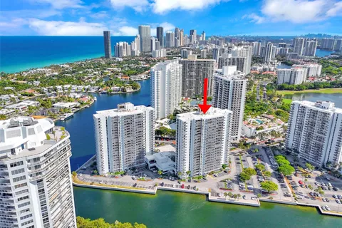 20505 E Country Club Dr # 137, Aventura FL 33180