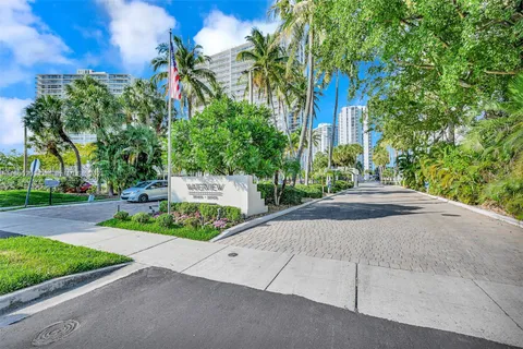 20505 E Country Club Dr # 137, Aventura FL 33180