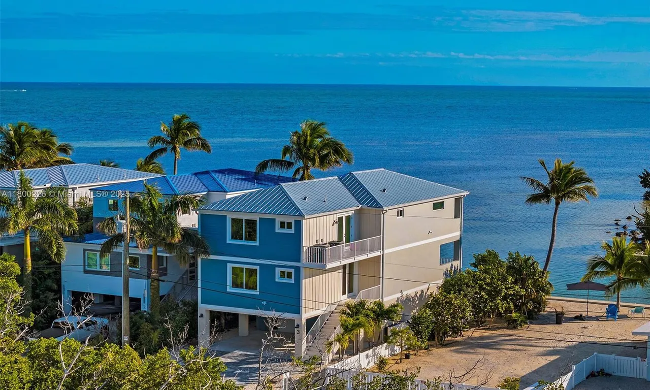 3 Man O War Dr, Marathon FL 33050