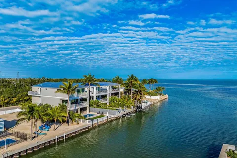 3 Man O War Dr, Marathon FL 33050