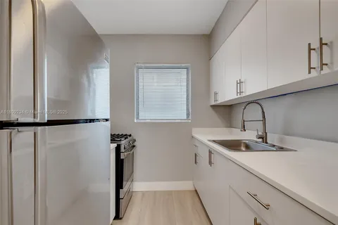 934 Meridian Ave # 10, Miami Beach FL 33139