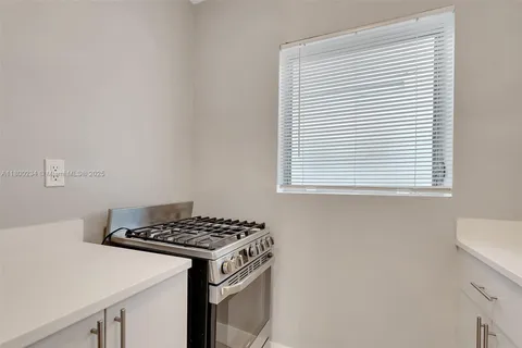 934 Meridian Ave # 10, Miami Beach FL 33139
