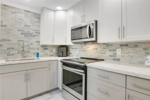 825 Center St # 24A, Jupiter FL 33458