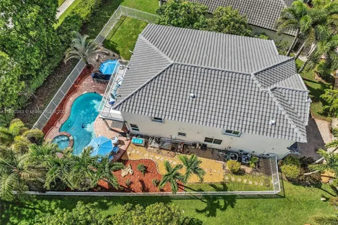 1811 SW 162nd Ave, Miramar FL 33027