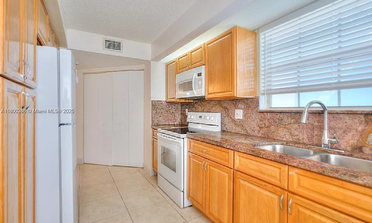 2007 SE 26th # 104, Homestead FL 33035