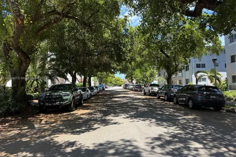 223 Calabria Ave # 10, Coral Gables FL 33134