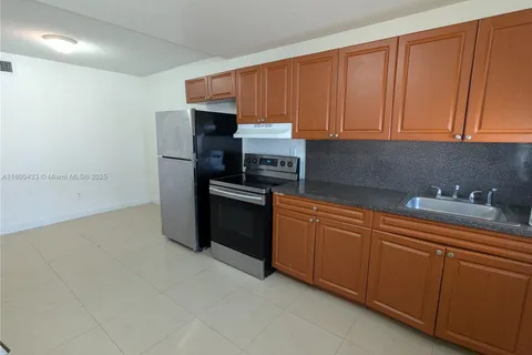 11855 NE 19th Dr # 4, North Miami FL 33181