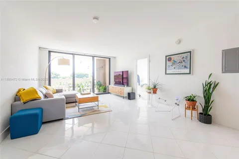 90 Edgewater Dr # 715, Coral Gables FL 33133