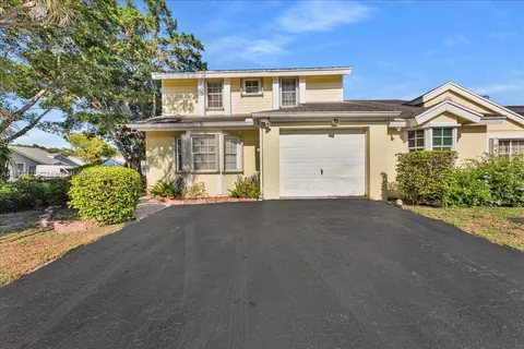 1060 SW 111th Way, Davie FL 33324