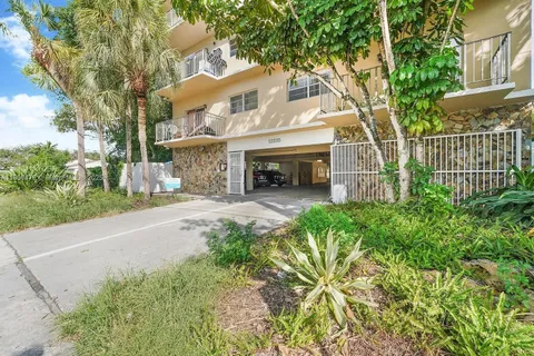 12215 W Dixie Hwy # 102, North Miami FL 33161
