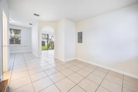 2884 SE 2nd Dr # 3, Homestead FL 33033