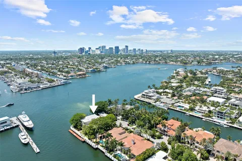 2500 Mercedes Dr, Fort Lauderdale FL 33316