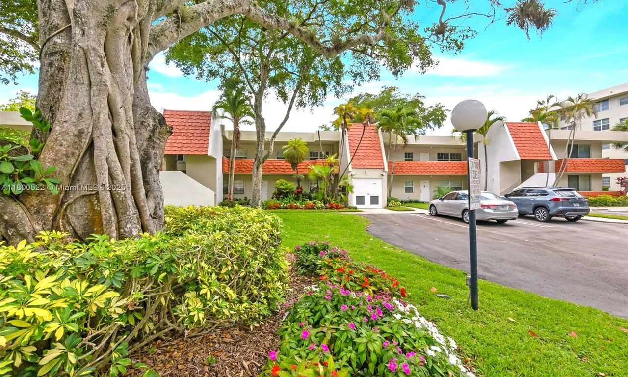 823 Cypress Blvd # 204, Pompano Beach FL 33069