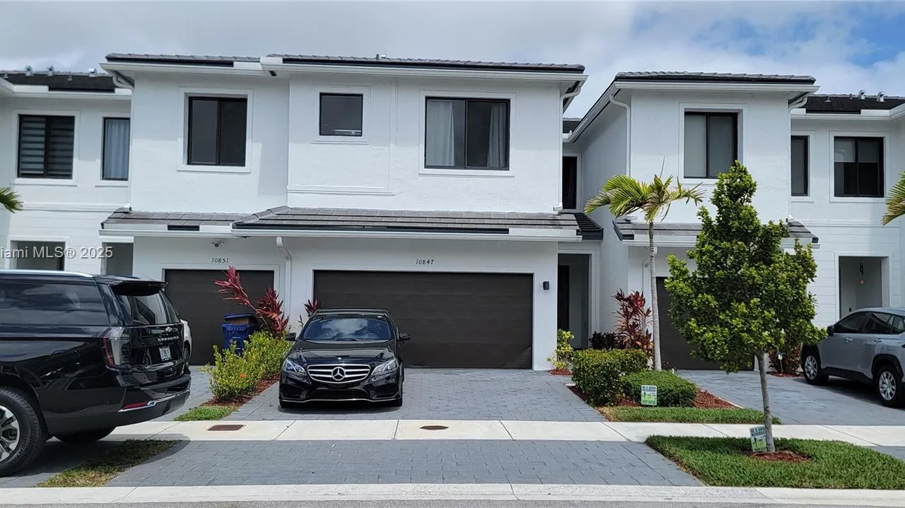 10847 SW 232nd Ter, Homestead FL 33032