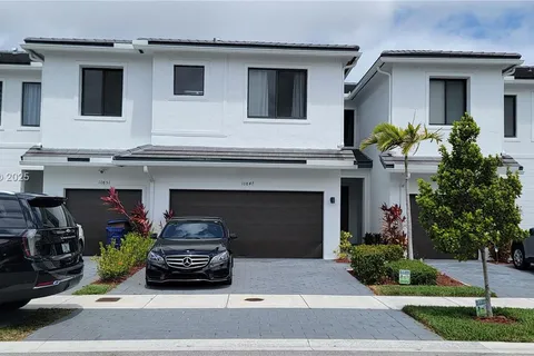 10847 SW 232nd Ter, Homestead FL 33032
