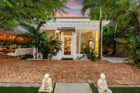 781 NE 75th St, Miami FL 33138