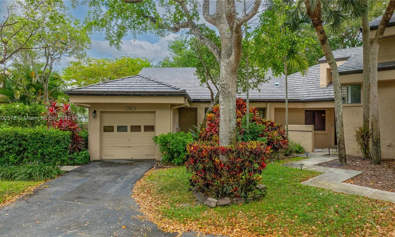 9360 S Chelsea Dr S, Plantation FL 33324