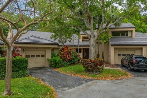 9360 S Chelsea Dr S, Plantation FL 33324