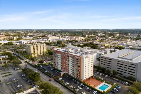 4675 W 18th Ct # 806, Hialeah FL 33012