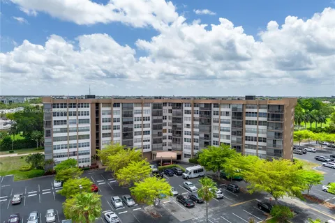 1100 Saint Charles Pl # 407, Pembroke Pines FL 33026